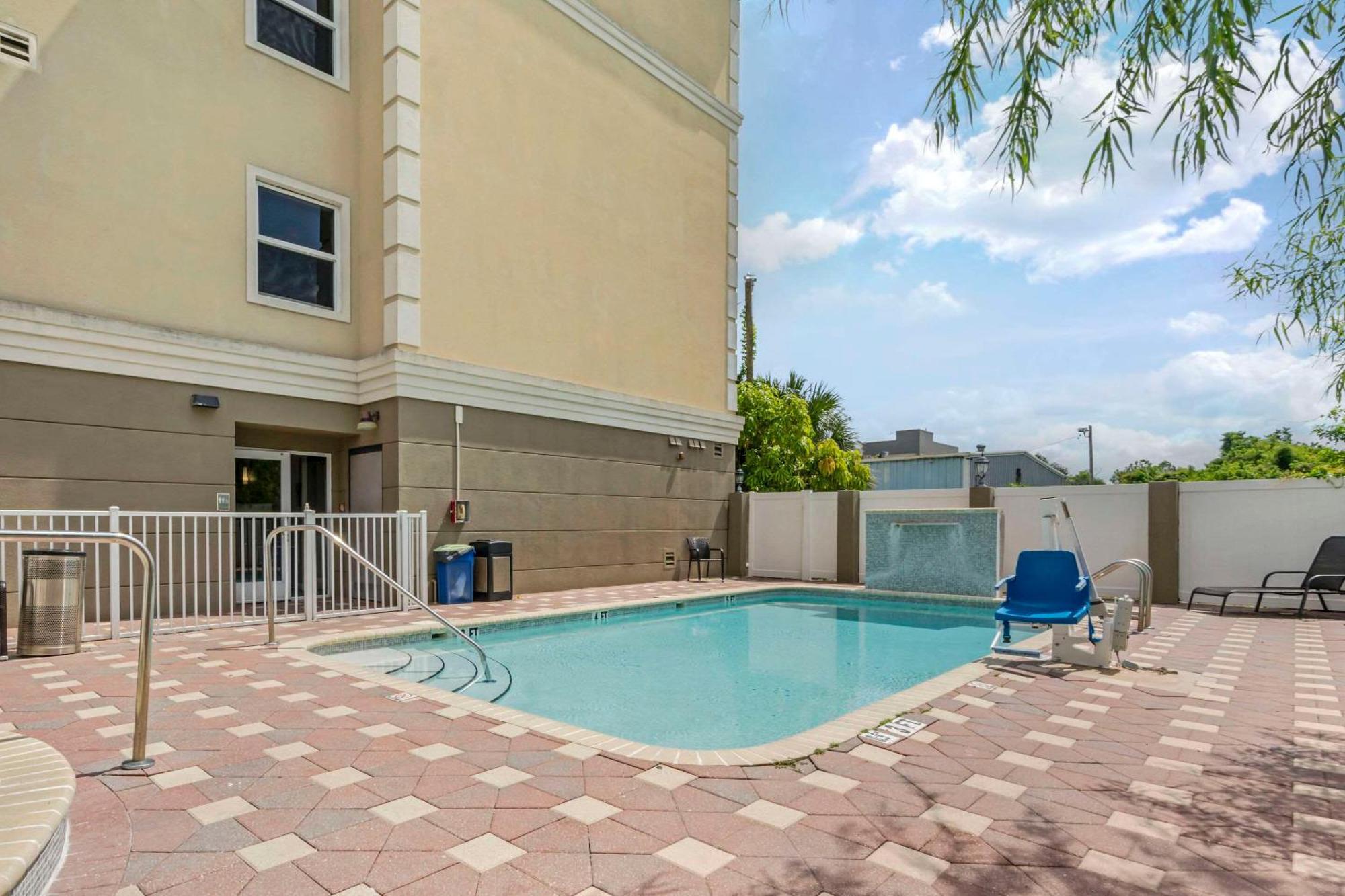 Country Inn & Suites By Radisson, Tampa Airport North, Fl West Chase Extérieur photo
